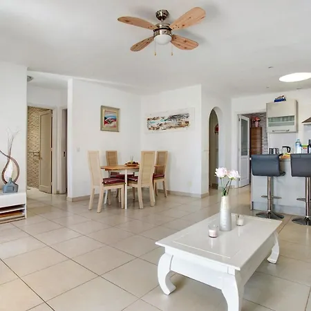 Puerto Chico P شقة